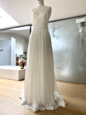 Brautkleid | PAM aus französischem Seidencrêpe mit Tüllrock | RAINER